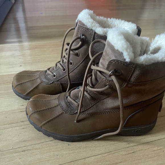 UGG Waterproof boots - Picture 3 of 4